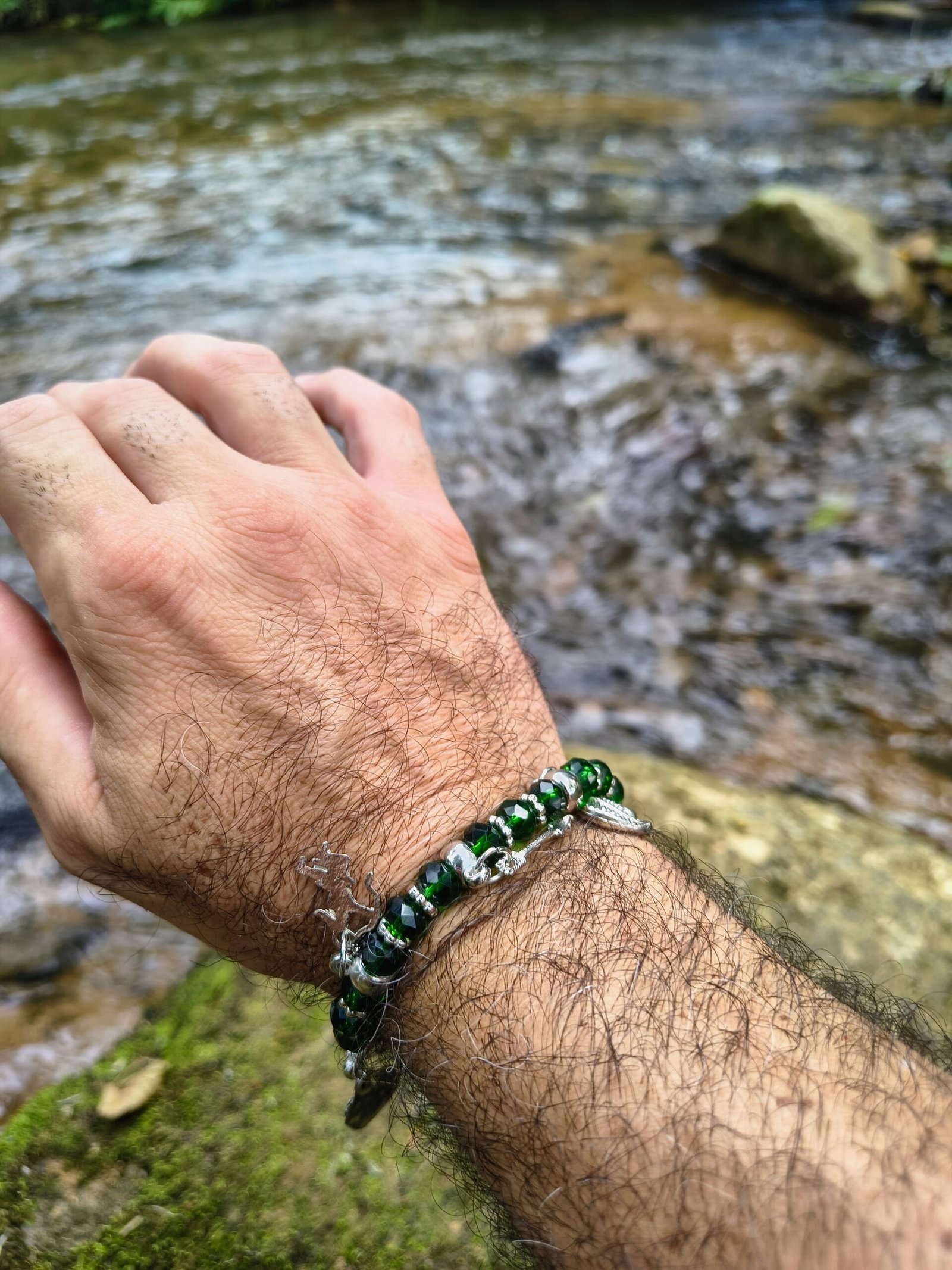 Pulseira de Oxóssi – Pingentes Prateados e Ofá | Conexão com a Natureza, Força e Proteção - Imagem 2