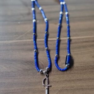 Fio de Contas de Ogum – Colar Espiritual Azul com Pingente de Espada | Força, Coragem e Proteção