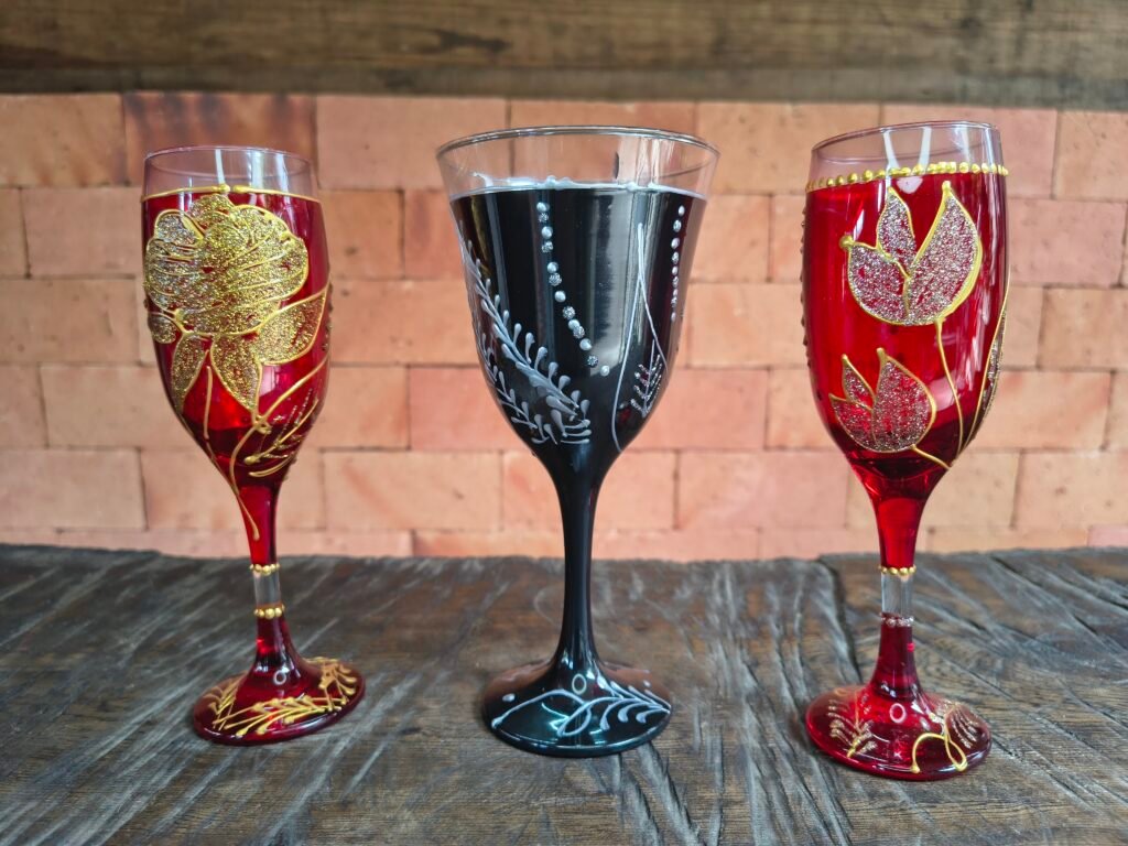 Taças Decoradas – Elegância, Magia e Arte em Cada Detalhe